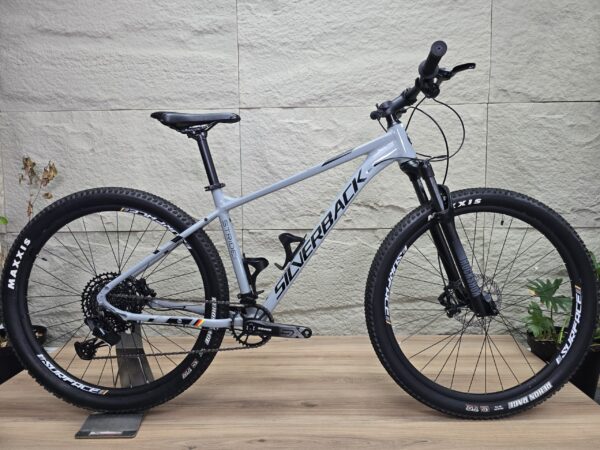 SILVERBACK STRIDE SX (L) 2022 BG1612